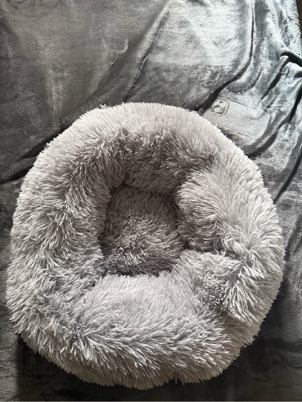 Gray Plush Donut Dog Bed / Cat bed - Cozy Pet Nest
